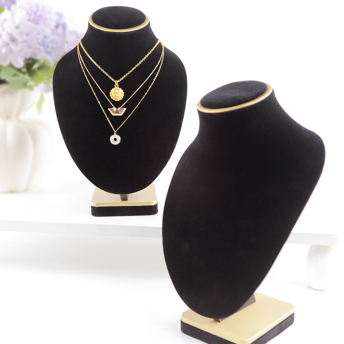 Body Black Velvet Jewelry Bust - مراجعة Body Jewelry In Store وسعره
