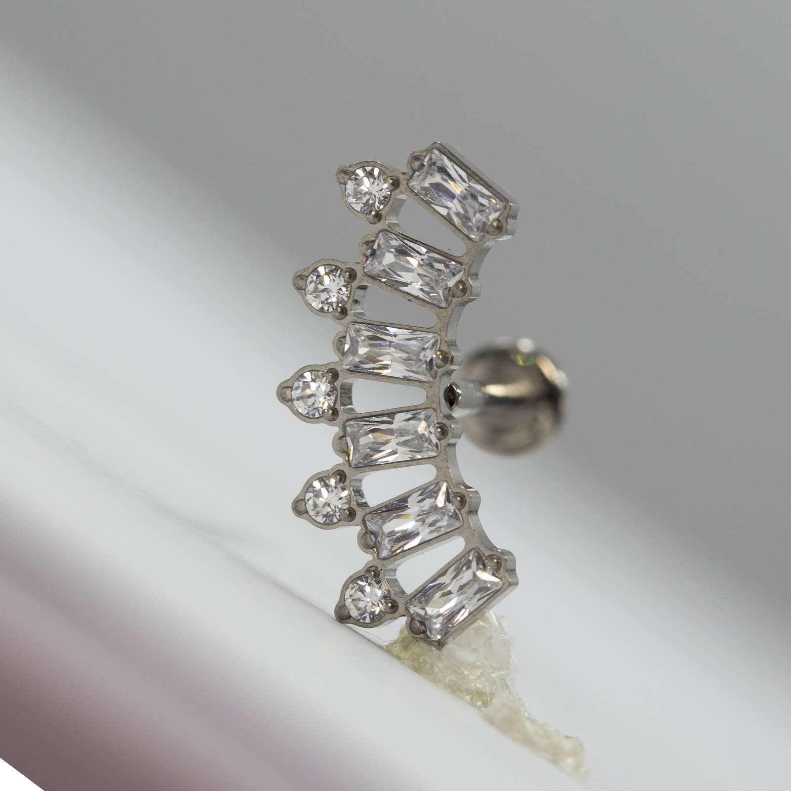 16G Implant Grade Titanium AST - مراجعة Body Jewelry Implant Grade Titanium وسعره