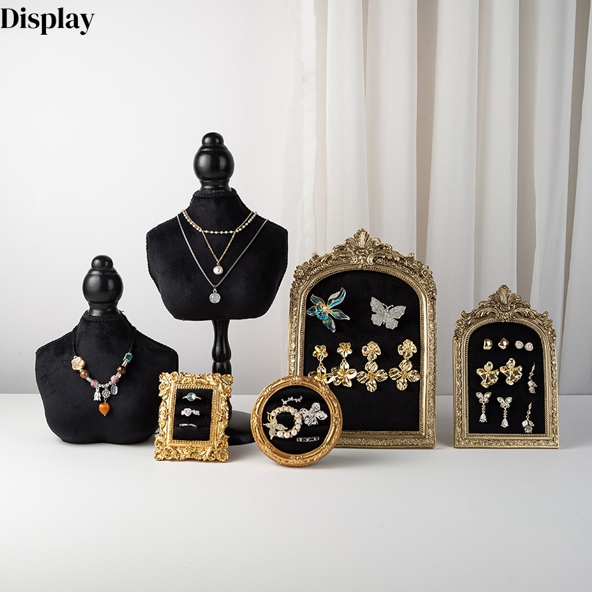 Black Velvet Bust Form Jewelry - مراجعة Body Jewelry In Store وسعره