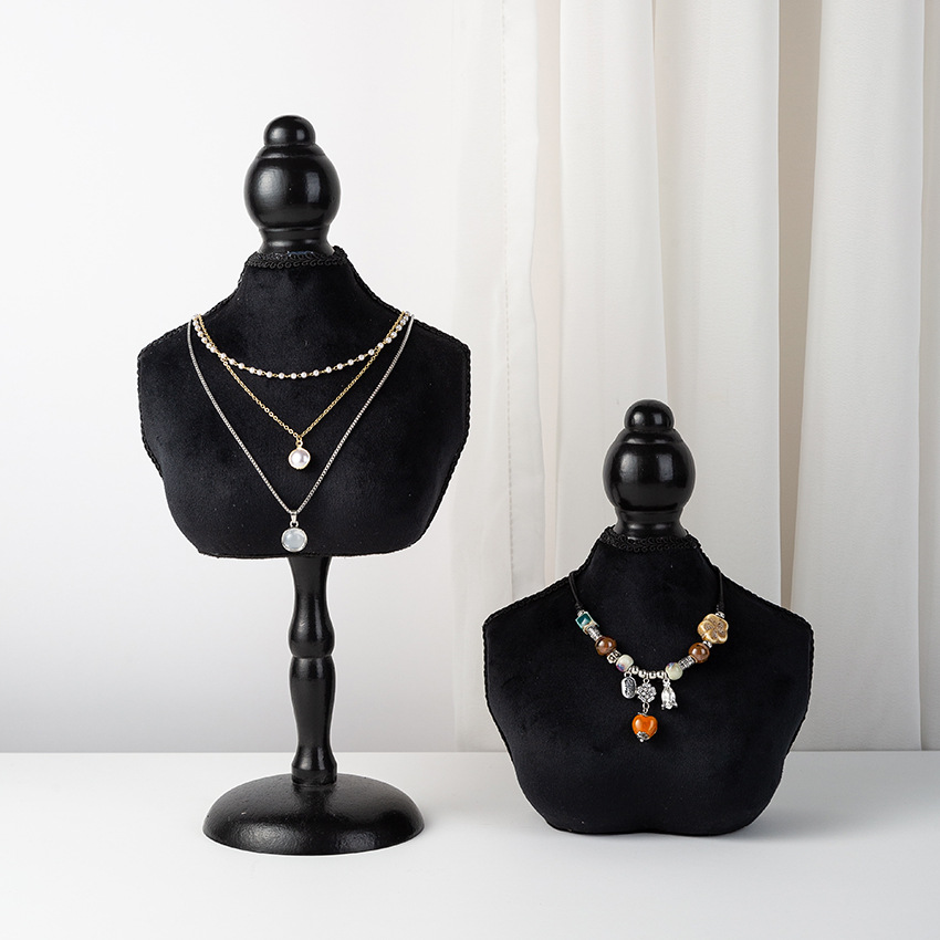 Black Velvet Bust Form Jewelry - مراجعة Body Jewelry In Store وسعره